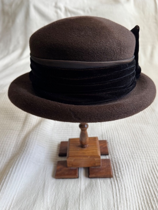 Vintage Neiman Marcus Rabbit Fur Cloche-Pillbox Hybrid - Made in England - 6 3/4 main image 4